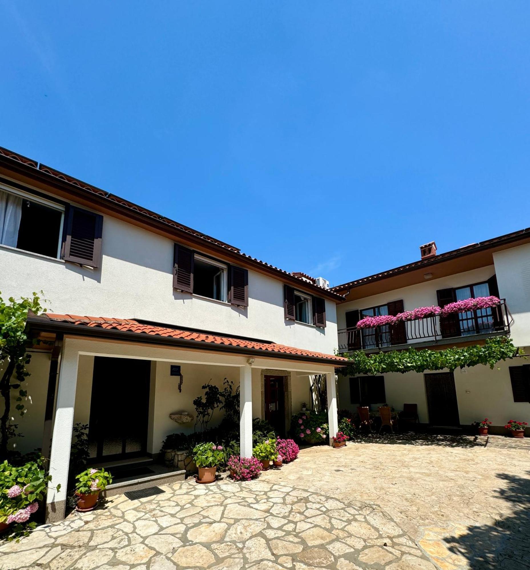 Guest House Renata Plomin Kültér fotó
